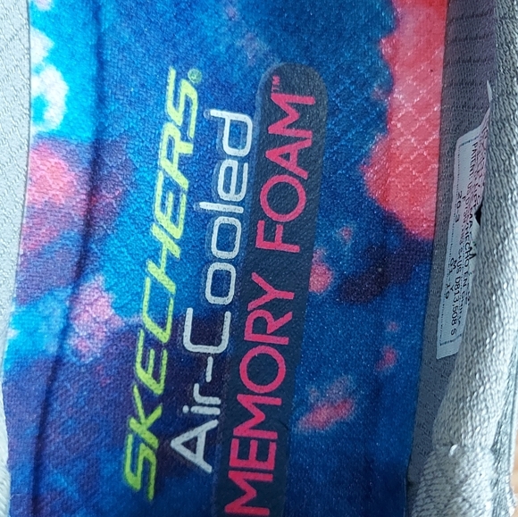 SKECHERS womans 7.5. - Picture 5 of 10